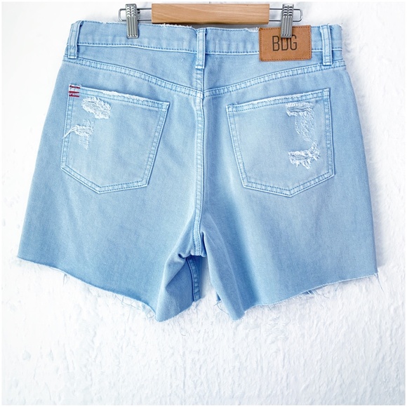 Urban Outfitters BDG Dropped Waist Destroy Short Sz 28 - Picture 3 of 11